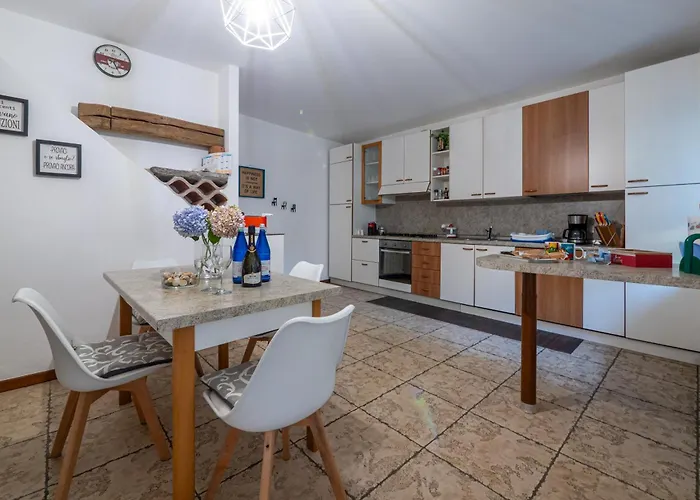 La Corte 1813 Mxp Maggiore Leonardo 카스텔레토소프라티시노